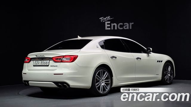 Maserati Quattroporte 3.0 Diesel Granlusso 2018 — фото 2