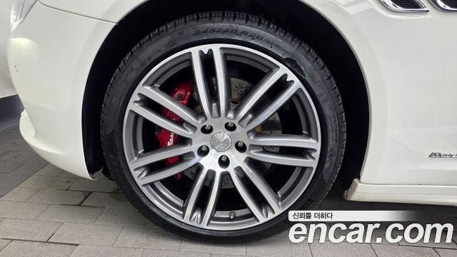Maserati Quattroporte 3.0 Diesel Granlusso 2018 — фото 5