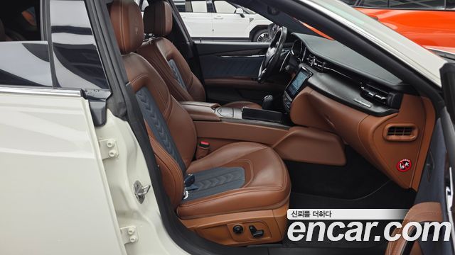Maserati Quattroporte 3.0 Diesel Granlusso 2018 — фото 15