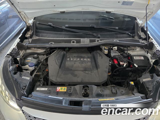 Peugeot e-2008 (II) EV GT 2021 — фото 16