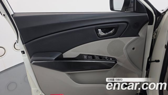 KG Mobility (SsangYong) Tivoli Air 1.5 A3 2WD 2022 — фото 24
