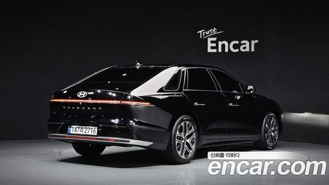 Hyundai Grandeur (GN7) 2,5 Gasoline 2WD Exclusive 2023 — фото 2
