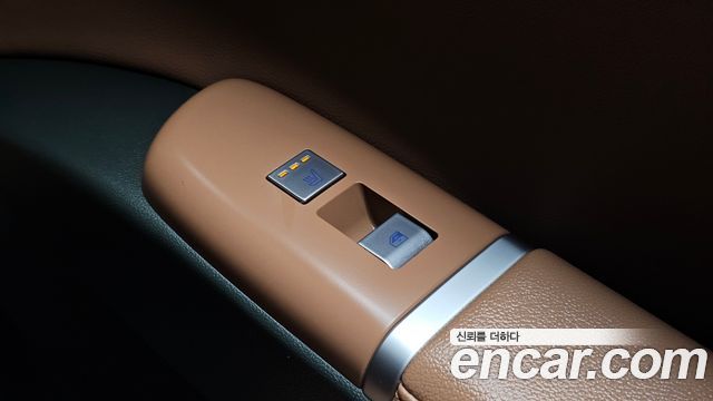 Hyundai Grandeur (GN7) 2,5 Gasoline 2WD Exclusive 2023 — фото 24