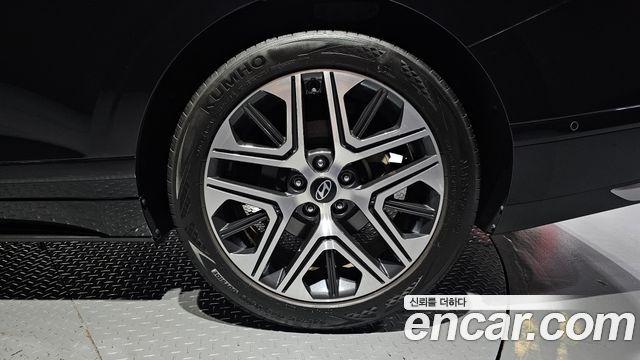 Hyundai Grandeur (GN7) 2,5 Gasoline 2WD Exclusive 2023 — фото 27
