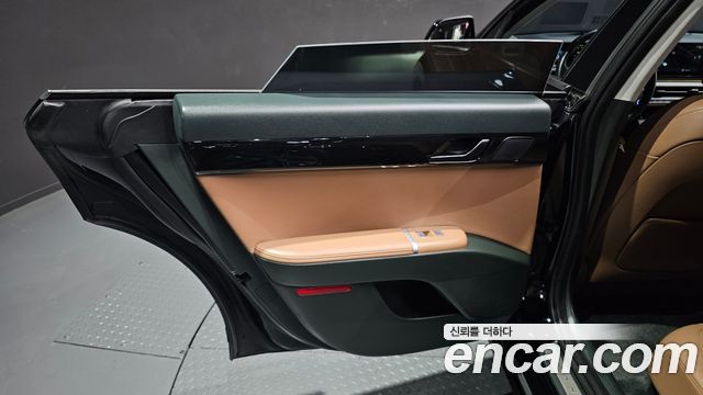 Hyundai Grandeur (GN7) 2,5 Gasoline 2WD Exclusive 2023 — фото 31