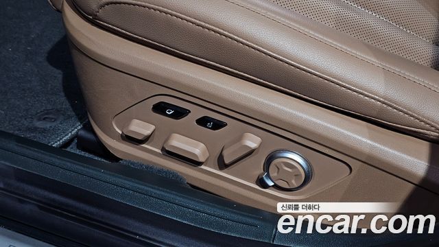 Hyundai Grandeur (GN7) 2,5 Gasoline 2WD Exclusive 2023 — фото 35