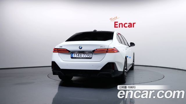 BMW 5 Series (G60) 530i xDrive M Sport 2026 — фото 4