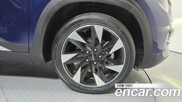 Kia Seltos Gasoline 1.6 Turbo 2WD Gravity 2022 — фото 21