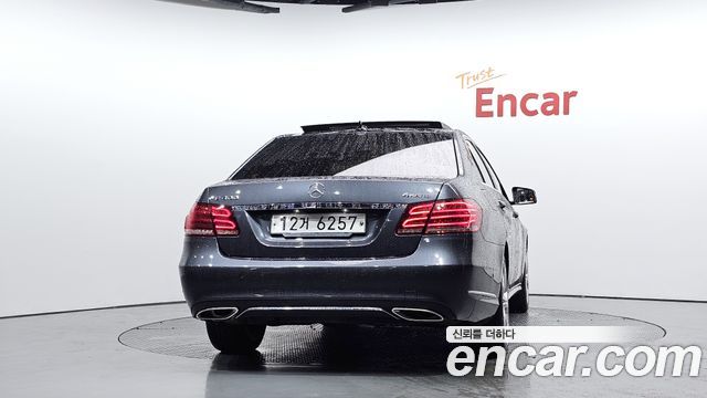 Mercedes-Benz E-Class (W212) E400 4MATIC 2016 — фото 4