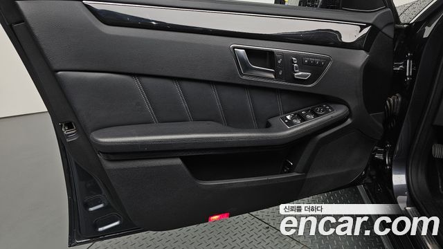 Mercedes-Benz E-Class (W212) E400 4MATIC 2016 — фото 24
