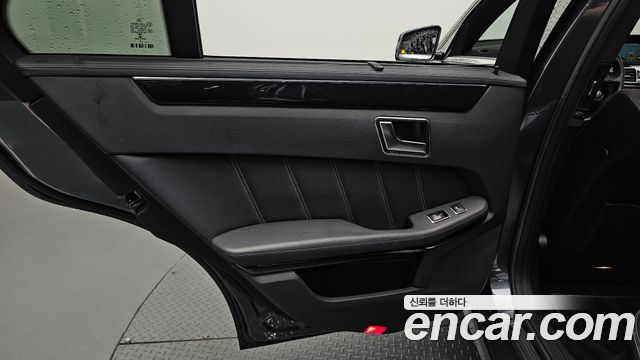 Mercedes-Benz E-Class (W212) E400 4MATIC 2016 — фото 25