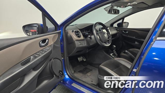 Renault Korea Clio Intens 2018 — фото 10