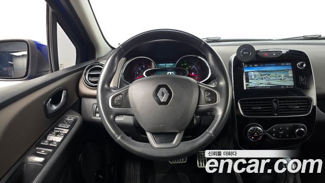 Renault Korea Clio Intens 2018 — фото 13