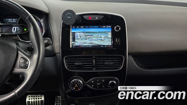 Renault Korea Clio Intens 2018 — фото 17