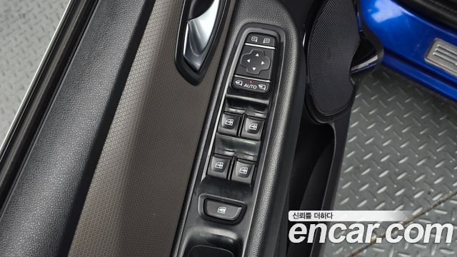 Renault Korea Clio Intens 2018 — фото 20