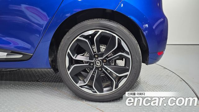 Renault Korea Clio Intens 2018 — фото 21