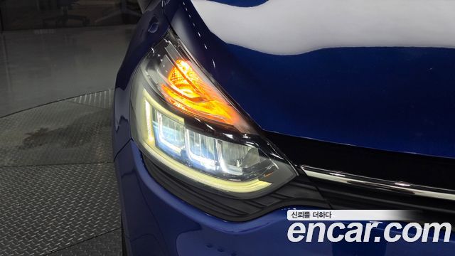 Renault Korea Clio Intens 2018 — фото 22