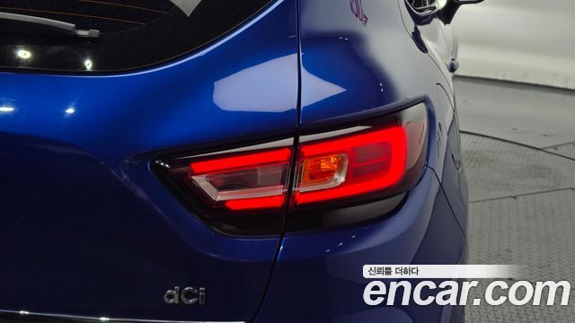 Renault Korea Clio Intens 2018 — фото 23