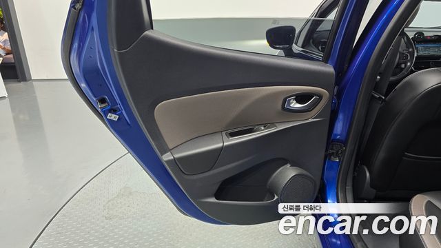 Renault Korea Clio Intens 2018 — фото 25