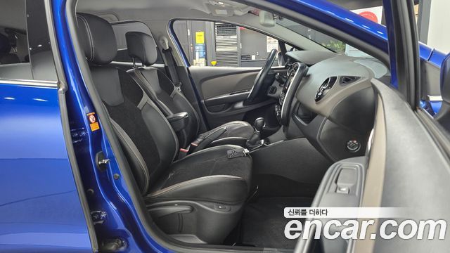 Renault Korea Clio Intens 2018 — фото 26