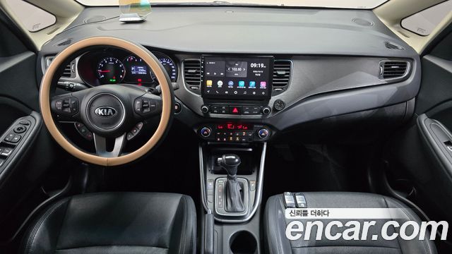 Kia Carens 2.0 LPi Prestige 2015 — фото 7