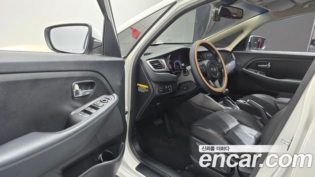 Kia Carens 2.0 LPi Prestige 2015 — фото 10