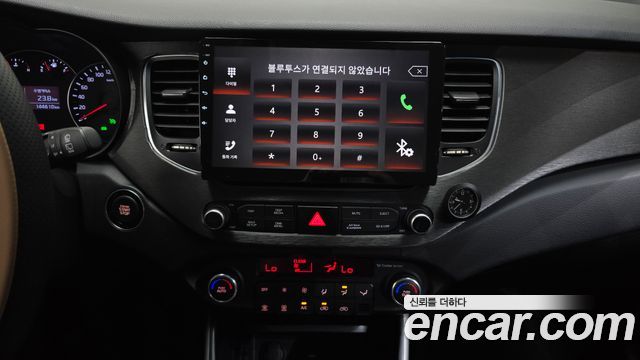 Kia Carens 2.0 LPi Prestige 2015 — фото 14