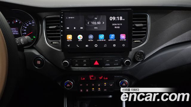 Kia Carens 2.0 LPi Prestige 2015 — фото 16