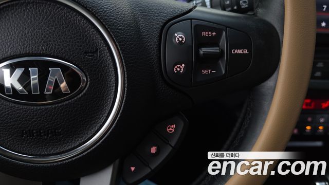 Kia Carens 2.0 LPi Prestige 2015 — фото 20