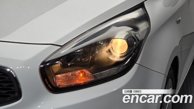 Kia Carens 2.0 LPi Prestige 2015 — фото 22