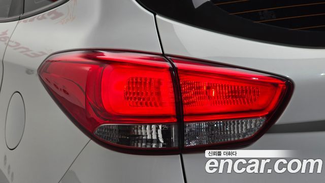 Kia Carens 2.0 LPi Prestige 2015 — фото 23