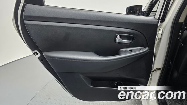 Kia Carens 2.0 LPi Prestige 2015 — фото 25