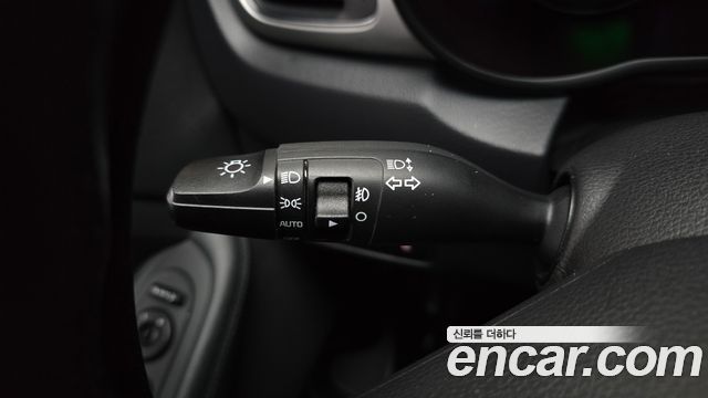 Kia Carens 2.0 LPi Prestige 2015 — фото 27