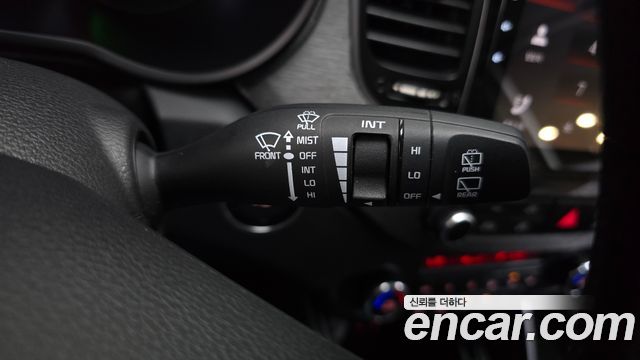 Kia Carens 2.0 LPi Prestige 2015 — фото 28