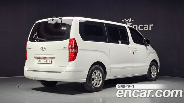Hyundai Grand Starex 5-Seater VAN CVX Premium 2015 — фото 2