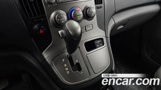 Hyundai Grand Starex 5-Seater VAN CVX Premium 2015 — фото 9