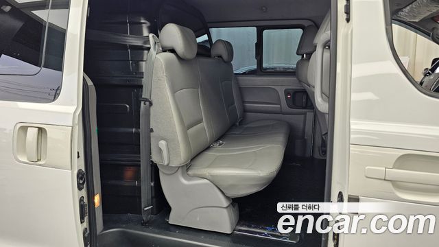 Hyundai Grand Starex 5-Seater VAN CVX Premium 2015 — фото 12