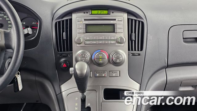 Hyundai Grand Starex 5-Seater VAN CVX Premium 2015 — фото 14