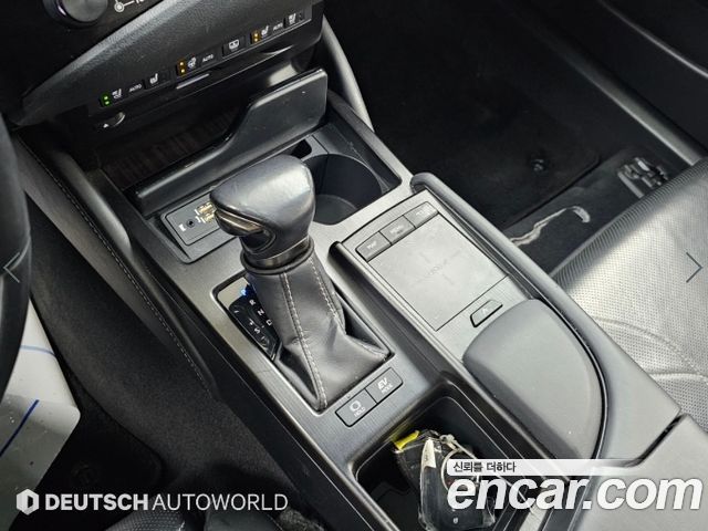 Lexus ES300h (VII) Luxury 2019 — фото 10
