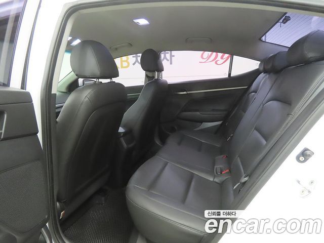 Hyundai Avante (AD) 1.6 GDI Value Plus 2018 — фото 6