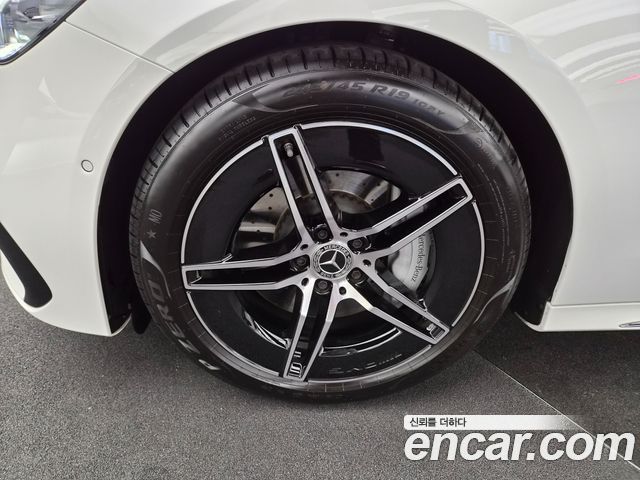 Mercedes-Benz E-Class (W214) E300 4MATIC AMG Line 2026 — фото 5