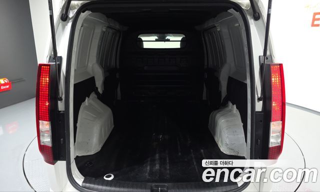 Hyundai Staria Cargo 3-Seater Smart 2023 — фото 17