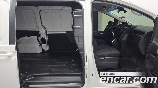 Hyundai Staria Cargo 3-Seater Smart 2023 — фото 18