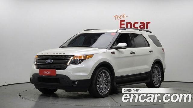 Ford Explorer 2.3 Limited 4WD 5th