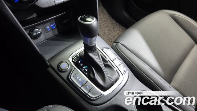 Hyundai Kona 1.6 Turbo 2WD Modern pop 2018 — фото 9