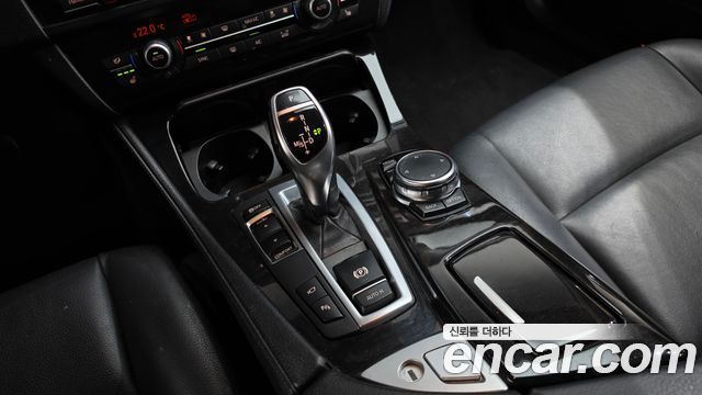 BMW 5 Series (F10) 528i 2015 — фото 9