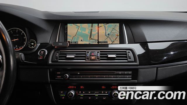 BMW 5 Series (F10) 528i 2015 — фото 14
