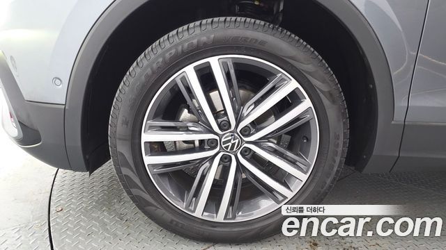 Volkswagen Tiguan Allspace 2.0 TDI Prestige 2023 — фото 5