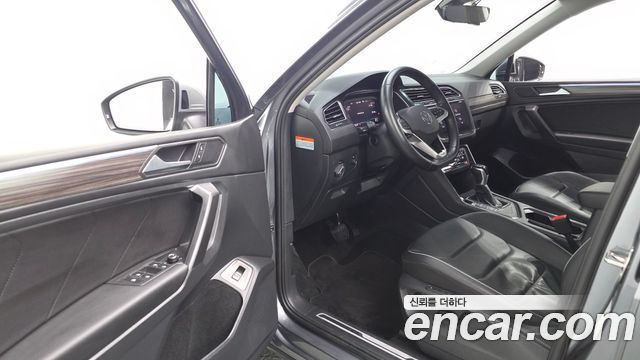 Volkswagen Tiguan Allspace 2.0 TDI Prestige 2023 — фото 11