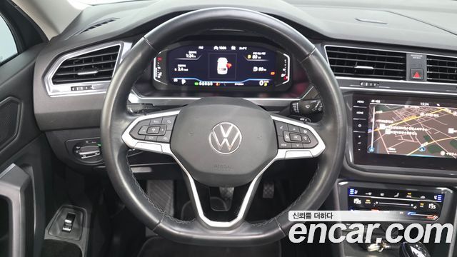 Volkswagen Tiguan Allspace 2.0 TDI Prestige 2023 — фото 13